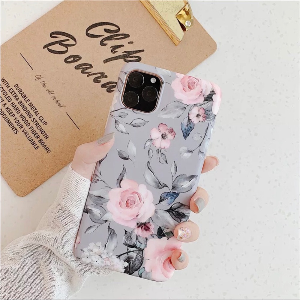 iPhone Case With Beautiful Flower Design